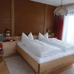 Holzmann 게스트하우스 3*